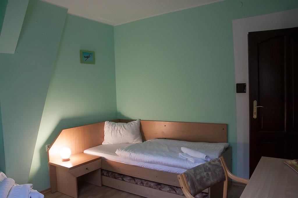 Hotel Aeroplan Zielona Góra Værelse billede